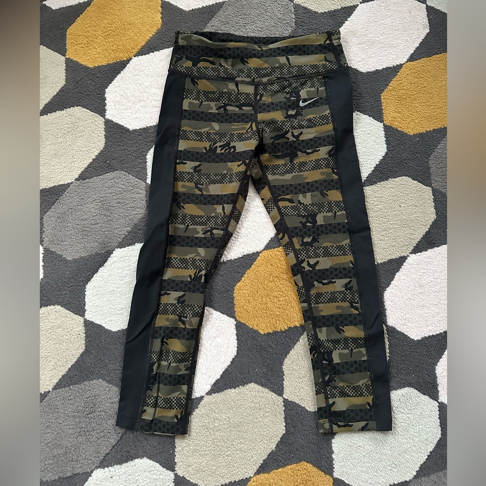 Nike Crop Leggings